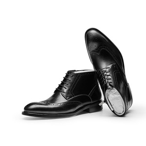 Bottes en cuir tendance pour hommes, en cuir de vachette, style business formel, brogues britanniques, bottes décontractées en cuir véritable pour l'extérieur, bottines à la cheville - Product Image 1