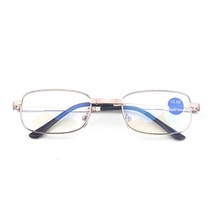 Nouvelles <span class=keywords><strong>Lunettes</strong></span> Presbyopes Unisexe à Double Éclairage avec Protection Anti-Lumière Bleue, Pliables et Portables, Boîte Incluse, Couleurs Or/Noir, Design Carré - Product Image 4