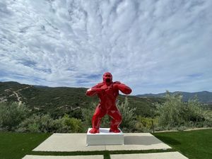 Estatua de Gorila Wild <span class=keywords><strong>Kong</strong></span> para Decoración de Paisajes, Escultura de Animal en Fibra de Vidrio, Suministro de Fábrica - Product Image 2