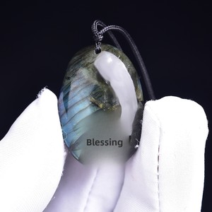 Collier pendentif tissé à la main en <span class=keywords><strong>pierre</strong></span> brute <span class=keywords><strong>de</strong></span> cristal naturel, feldspath et <span class=keywords><strong>pierre</strong></span> <span class=keywords><strong>de</strong></span> <span class=keywords><strong>lune</strong></span> bleue, vente en gros - Product Image 3