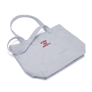 Bolso de compras de poliéster personalizado con logotipo de bordado de moda reutilizable para hombres y mujeres - Product Image 3