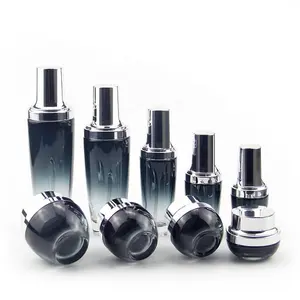 Set di flaconi per cosmetici set di imballaggio cosmetico di lusso set di bottiglie e vasetti per cosmetici in bottiglia di vetro