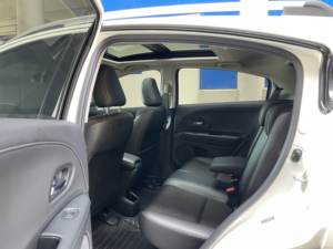 <span class=keywords><strong>Honda</strong></span> Vezel <span class=keywords><strong>HRV</strong></span> Usado, 1.5L <span class=keywords><strong>Gasolina</strong></span>, Modelo 2020, 5 Asientos de Cuero, Volante a la Izquierda, Techo Panorámico, Faros LED, Cámara Trasera 360 - Product Image 4