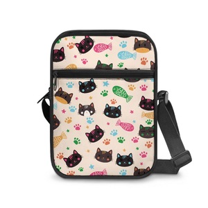 OUTSIDE Bolso bandolera con estampado de muñeco de nieve navideño, bolso mensajero ligero para hombres, uso diario, compatible con computadora de 8 pulgadas - Product Image 4