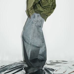 กางเกงยีนส์ทรงแบ็กกี้สไตล์ฮิปฮอปสีฟ้าอ่อนแบบวินเทจย้อมสีเอฟเฟกต์สกปรกสำหรับผู้ชายขายส่งแบบกำหนดเองได้ - Product Image 3