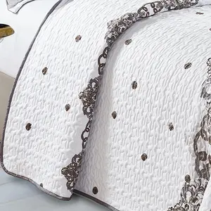 Yüksek kaliteli güzellik tasarımlar nakış tasarım yatak örtüsü kral boyutu 3 adet soğutma kapitone yatak örtüsü seti yastık kılıfı ile