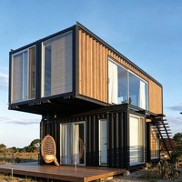 Véranda préfabriquée moderne avec portes coulissantes en verre, porche couvert, terrasse en bois, style conteneur modulaire pour villa, patio, jardin