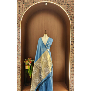 Sari de Seda Azul para Mujer con Pallu Dorado y Bordado Floral, Estilo Tradicional Étnico para Bodas, Estilo India-Pakistán, Impresión en Serigrafía - Product Image 5