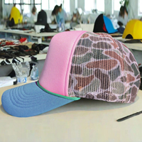 Vente en gros de casquette de baseball personnalisée tricolore à 5 panneaux en polyester camouflage en mousse casquette de camionneur léopard à sublimation avec corde