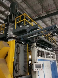 Équipement de machine de moulage par soufflage de forme spéciale en plastique de bouteille cosmétique d'occasion - Product Image 2