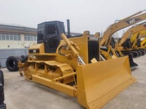 Bulldozer sur chenilles d'occasion CAT D6G du Japon en bon état, Caterpillar D6G avec ripper pour travaux de terrassement - Product Image 1