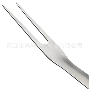 ชุดเครื่องมือบาร์บีคิวสแตนเลส 5 ชิ้น ตะหลิว ส้อม ที่คีบ แปรง สำหรับย่าง ปิ้ง บาร์บีคิว แคมป์ปิ้ง ทำอาหารกลางแจ้ง อุปกรณ์ครัวทนทาน - Product Image 4