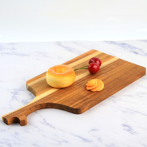Planche à découper rectangulaire en bois d'acacia 18x36x1.8cm avec poignée pour usage domestique - Product Image 3