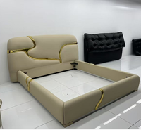 Ensemble de chambre à coucher de luxe de style royal européen, lit king size réglable, revêtement en cuir italien, cadre en bois de chêne, design moderne durable