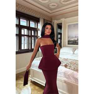 Robe de soirée longue Benedita en couleur cerise - Product Image 3