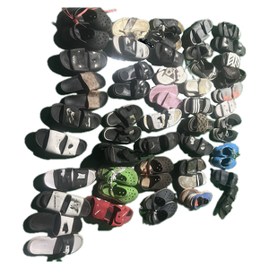 Chaussons de Marques Internationales d'Occasion en Gros, Chaussures Usagées pour Hommes, Sandales en Balles - Product Image 1