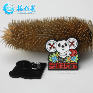 Nouvelle épingle en émail doux 3D style européen et américain, motif <span class=keywords><strong>ours</strong></span> amusant et audacieux, avec impression typographique personnalisée sur métal émaillé - Product Image 5