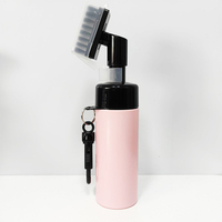 Nouvellement Stock Usine En Gros Portable Logo Personnalisé Club Nettoyage Poils En Nylon Bouteille En Plastique Accessoires Golf Brosse À Eau