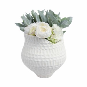 Vaso Moderno in Porcellana con Texture Ondulata, Elemento Scultoreo per l'Arredamento del Soggiorno - Product Image 2