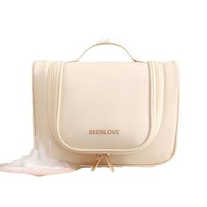 Trousse de maquillage Beenlove Off White, sac de voyage suspendu pour organiser les cosmétiques lors de vos voyages - Product Image 1
