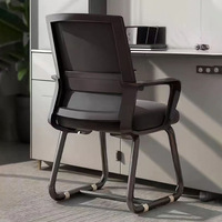 Vente en gros de chaise de bureau noire dossier confortable en forme d'arc longue séance caractéristiques conception simple pour chaise de formation de conférence