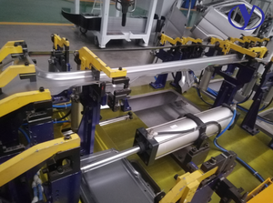 Thiết Bị Hàn Xe Buýt Tự Động Duoyuan Máy Hàn Robot Dòng Tự Động Hoàn Toàn - Product Image 4