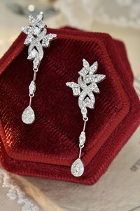 <span class=keywords><strong>Pendientes</strong></span> colgantes de diamante de <span class=keywords><strong>corte</strong></span> de pera para mujer, aretes largos de <span class=keywords><strong>oro</strong></span> <span class=keywords><strong>blanco</strong></span> sólido de 18K, aretes ostentosos estrellados, joyería elegante - Product Image 2