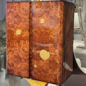 Credenza di Lusso in <span class=keywords><strong>Legno</strong></span> di Quercia Intagliato a Mano, Design Italiano, Dorata, <span class=keywords><strong>per</strong></span> Arredamento Villa, Mobile Bar e Cantinetta Vini - Product Image 4