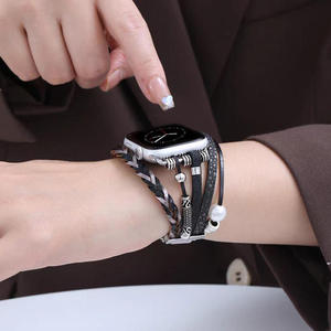 สายนาฬิกาข้อมือสแตนเลสสตีลแบบมุก สำหรับ Apple Watch 45 มม. SE 44 มม. 42 มม. 38 มม. พร้อมตัวล็อคแบบพับได้ - Product Image 5