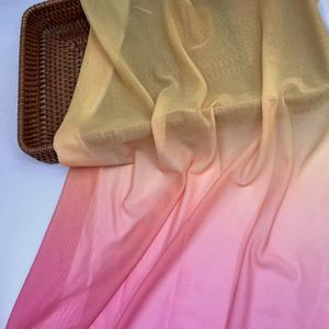 Dernière Mode <span class=keywords><strong>En</strong></span> Gros De Haute Qualité Gradient Impression Haute Spandex Maille <span class=keywords><strong>Tissu</strong></span> pour Femmes Vêtements D'été - Product Image 5