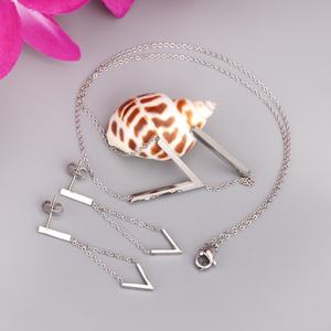 เครื่องประดับดีไซน์ใหม่ รูปทรงกลม ชุบทอง ประดับคริสตัลทับทิมและเพชร - Product Image 4