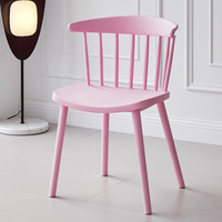 Chaises de salle à manger en plastique en gros, chaises d'extérieur pour café, chaises empilables blanches, chaises en PP pour événements