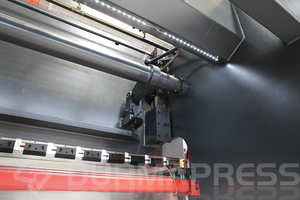 Durmapress 2025 última <span class=keywords><strong>serie</strong></span> ecológica de 100t 2500mm NC máquina dobladora con controlador Estun para doblado de aluminio - Product Image 4