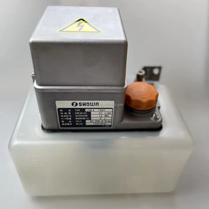 Pompe à huile électrique d'origine Showa LCB4 7467 200V 0,1L/min 1,2MPa 4L système de lubrification pour applications d'usinage - Product Image 1