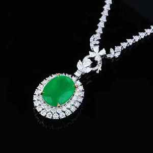 Collar con colgante de joyería de lujo SGARIT, piedra preciosa de esmeralda natural de 10.61 ct y 59 piezas de diamantes naturales con un total de 2.746 ct. - Product Image 4
