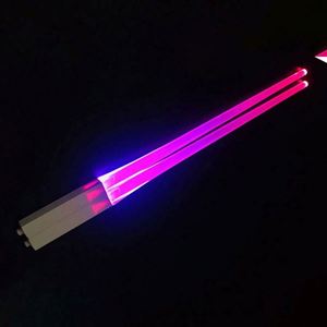 Ideas de Vajilla Personalizada: Palillos con Luz LED Inteligente Tipo Sable de Luz para Fiestas - Product Image 5
