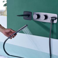 Nouveau design italien de forme ovale pistolet en métal mural encastré baignoire robinet de douche et mélangeur avec robinet de cascade