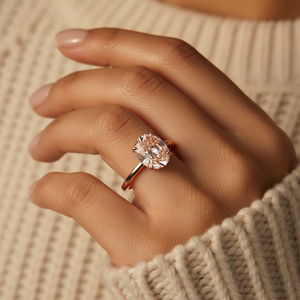 خاتم إصبع الوردي بتصميم هالو مخفي من الماس المختبري 0.8 قيراط قطع بيضاوي ذهب وردي عيار 18 قيراط خاتم خطوبة منفرد - Product Image 1