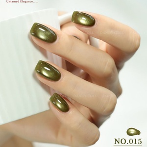 Esmalte de Uñas de Gel de Alta Calidad Sin HEMA, Esmalte de Uñas Efecto Ojo de Gato, Set Adhesivo de 24 Colores, Tablero de Exhibición, Personalizado de Fábrica, Venta al Por Mayor - Product Image 6