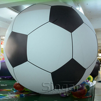 Grand ballon de football gonflable en PVC pour terrain de jeu, plage et événements sportifs
