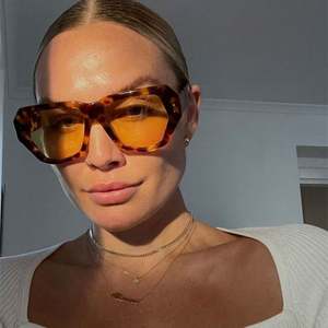 Gafas de Sol de Lujo Personalizadas con Logotipo, Retro, con Forma de Mariposa, Protección UV400, Estilo Ojo de Gato, Extra Grandes, para Mujer - Product Image 2