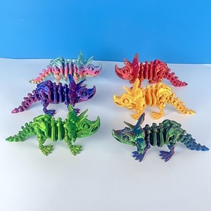Brinquedo de Esqueleto Pequeno Tricerátops Impresso em 3D à Venda, Feito de Material PLA Durável - Product Image 4