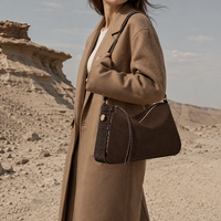 Sac fourre-tout hobo en cuir véritable pour femme, marque privée, marron, avec fermeture éclair supérieure et bordure effet crocodile, pour usage quotidien, par le fabricant