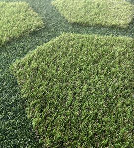 Gazon synthétique personnalisé <span class=keywords><strong>de</strong></span> jardin naturel Gazon astro Gazon artificiel Gazon hybride <span class=keywords><strong>de</strong></span> <span class=keywords><strong>sol</strong></span> en <span class=keywords><strong>mousse</strong></span> pour tapis - Product Image 2
