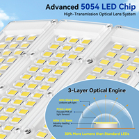 Lampadaire LED extérieur en aluminium Super Lumen avec capteur radar et double panneau solaire pour grandes places et parkings