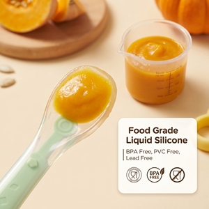Cuchara de Silicona Suave de Grado Alimenticio <span class=keywords><strong>para</strong></span> Bebés, con Lindo Diseño de Huella de Pata, Libre de BPA, con Cubierta Protectora Transparente - Product Image 1