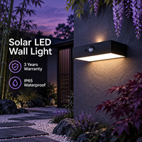 Lampe murale extérieure à énergie solaire, étanche IP65, éclairage LED haut/bas pour jardin, clôture, patio, cour, décoration murale extérieure
