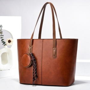 Sacs fourre-tout robustes personnalisés pour femmes à faible MOQ, livraison gratuite, deux poignées, fermeture ouverte, broderie, rivets, imperméables, fabricant pour les boutiques - Product Image 3