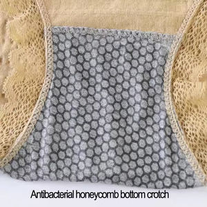กางเกงในผู้หญิงลายดอกไม้ ผ้ากราฟีน เอวกลาง กระชับหน้าท้อง น่ารัก สไตล์หวาน - Product Image 4