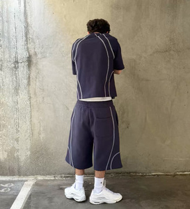 Ensembles de survêtements sportifs surdimensionnés personnalisés en coton épais pour hommes – T-shirt et <span class=keywords><strong>short</strong></span> d'été pour fabricants - Product Image 4